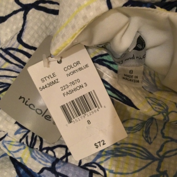 Great Summer Floral Dress by Danny and Nicole - Picture 3 of 14